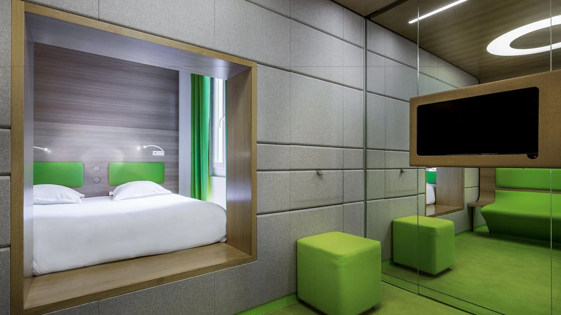 Odyssey Hotel 3*